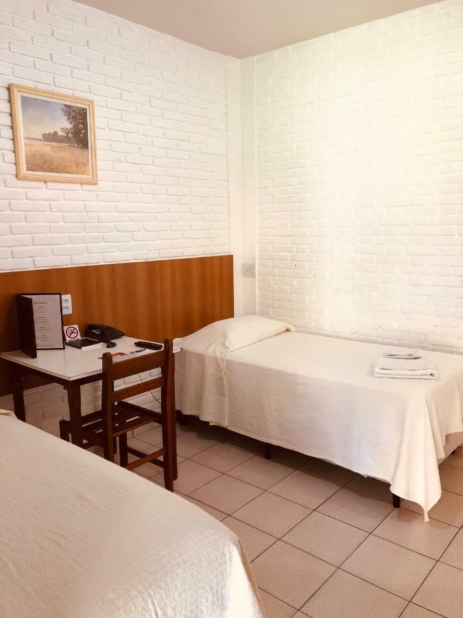 Hotel Pousada Vale Do Sol Em Pompéia المظهر الخارجي الصورة